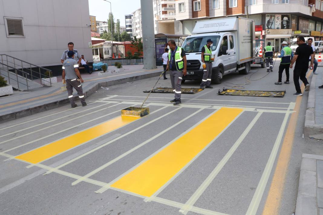 Van'da trafik düzenlemesinde Türkçe ve Kürtçe uyarılar 6